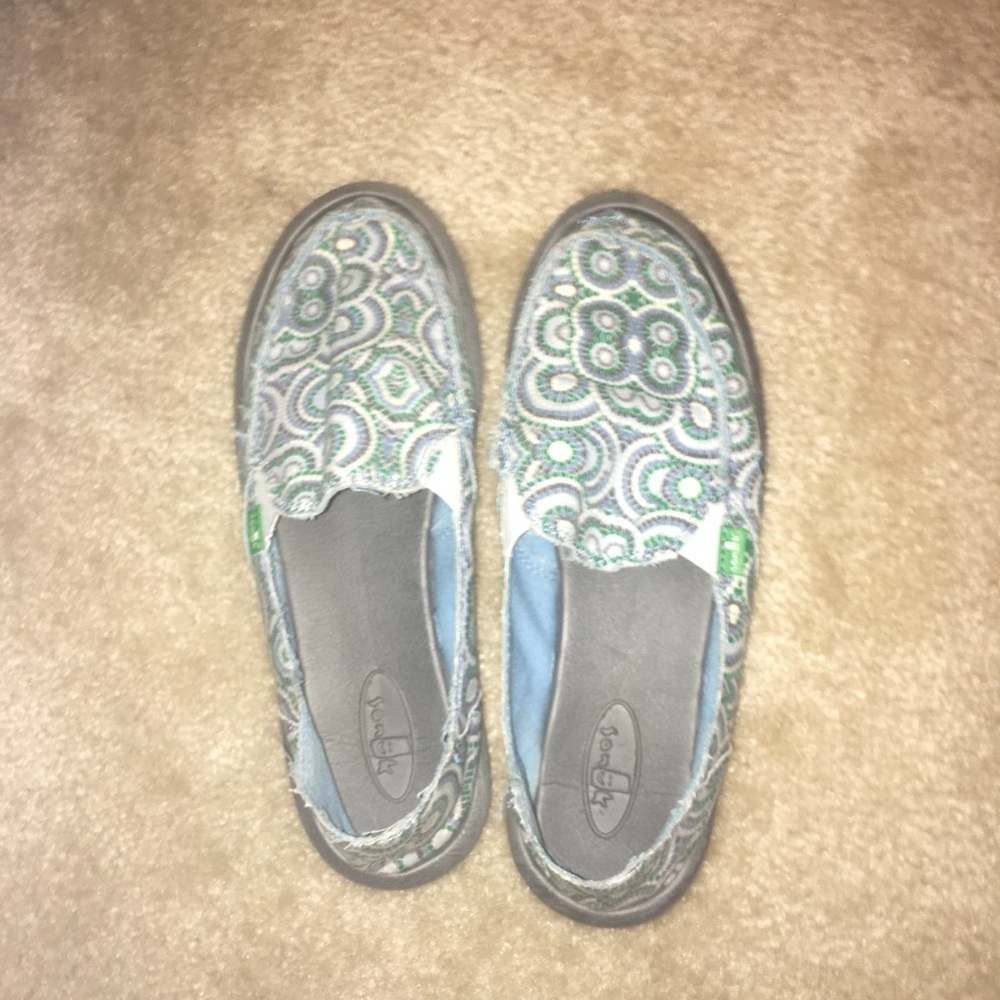 Blue design sanuks